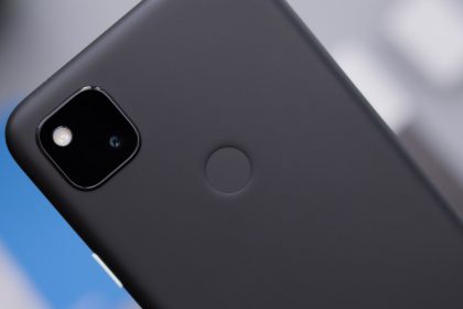 Pixel 4a | תמונה: Daniel Romero, Unsplash