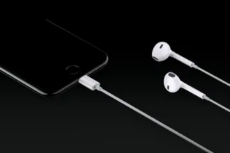 iphone lightning headphones