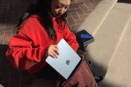 MacBook מוזל \ תמונה: אפל