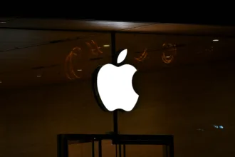 לוגו Apple | תמונה: Amin Z - Unsplash