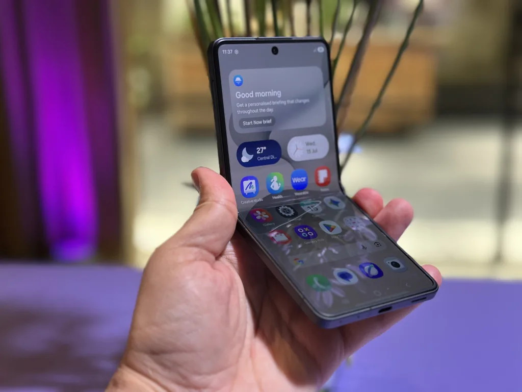 Samsung Galaxy Z Flip8 | תמונה: אלדד מטמון, The Verifier
