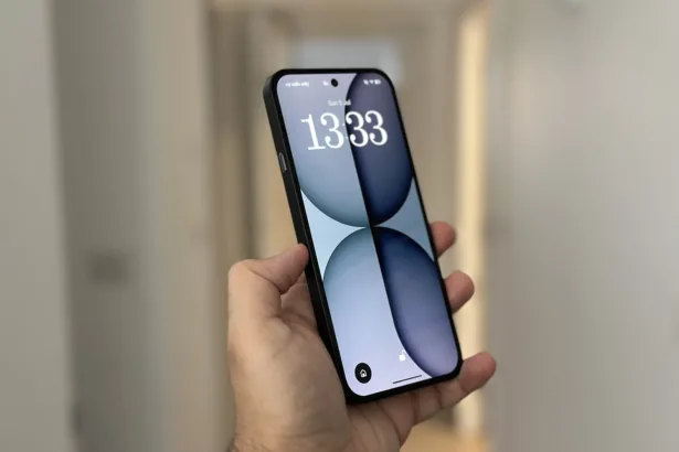 Nothing Phone 4a | תמונה: אלדד מטמון, The Verifier