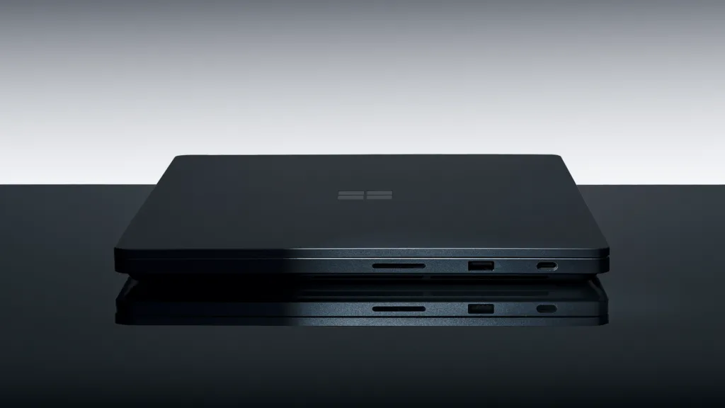 Surface Laptop Ultra | תמונה: מיקרוסופט