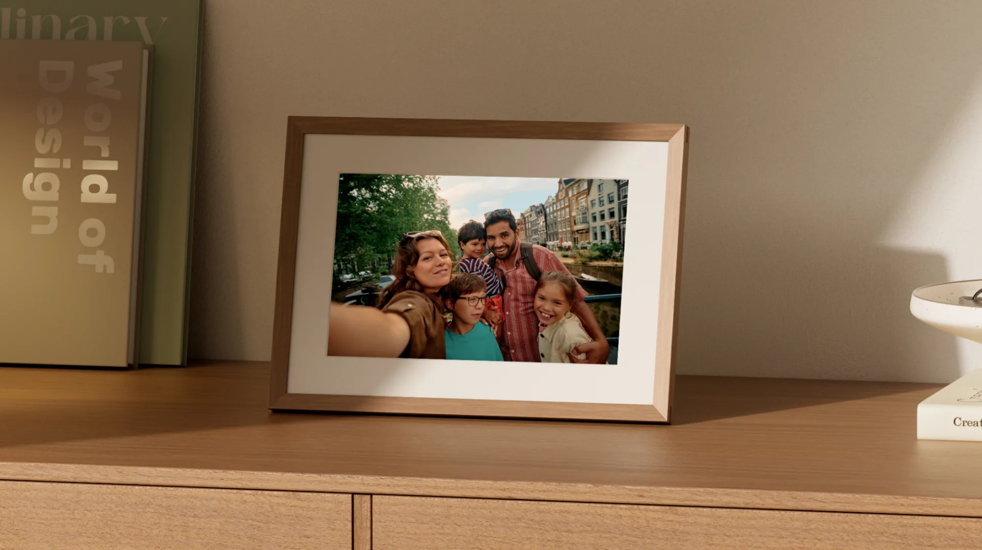 מסגרת דיגיטלית Alexa Photo Frame של אמזון